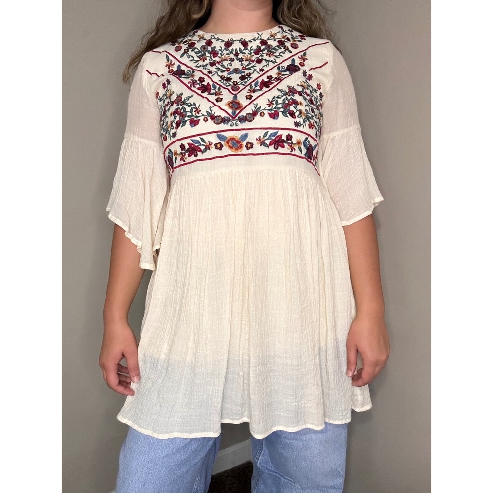 UMGEE Flowy Embroidered Blouse | M